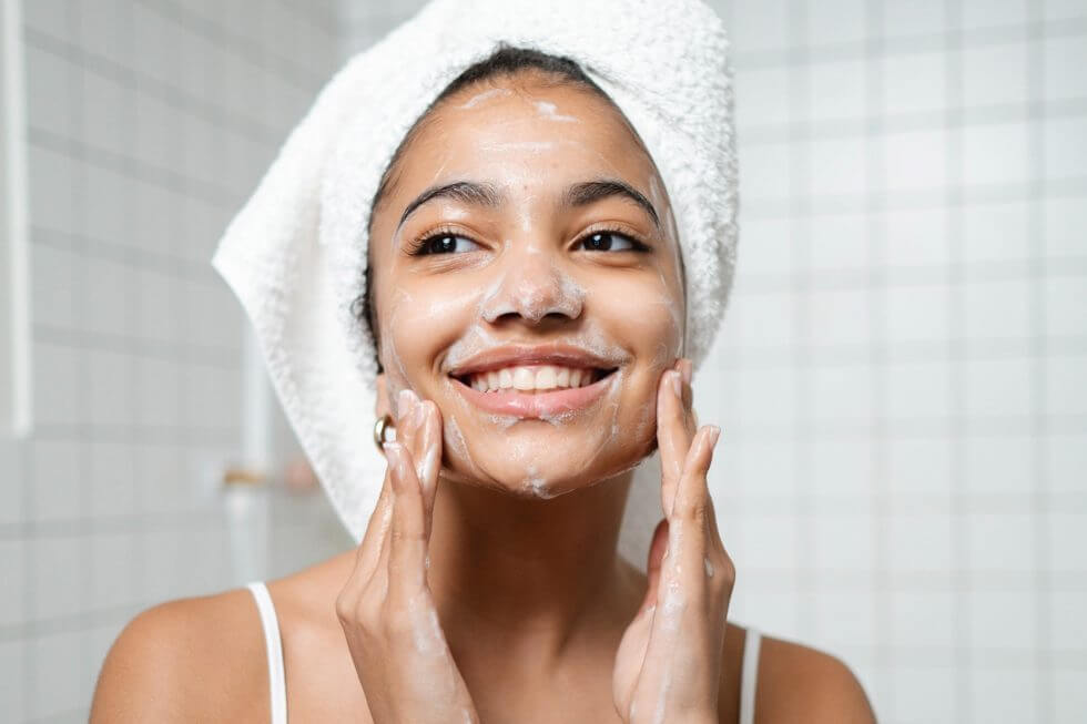 Je gezicht reinigen: waarom is het zo belangrijk? - HappySoaps NL